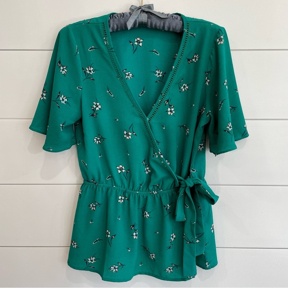 Green Front Tie Blouse (S) - Picture 1 of 6